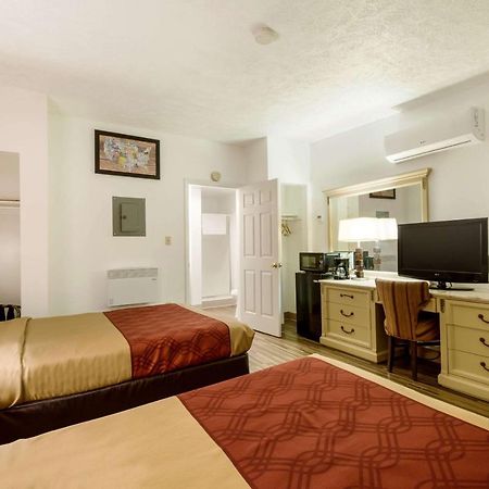 White Haven Econo Lodge Inn & Suites Lake Harmony - Pocono Mountains Area מראה חיצוני תמונה